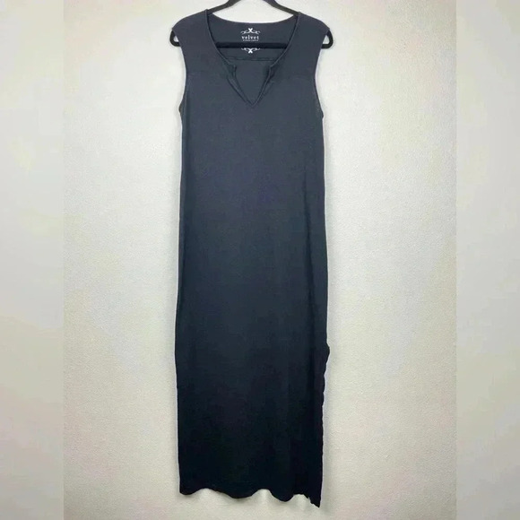 Velvet by Graham & Spencer Dresses & Skirts - VELVET by Graham Spencer Black Vintage Slub Maxi Dress T-Shirt Leg Slit Medium